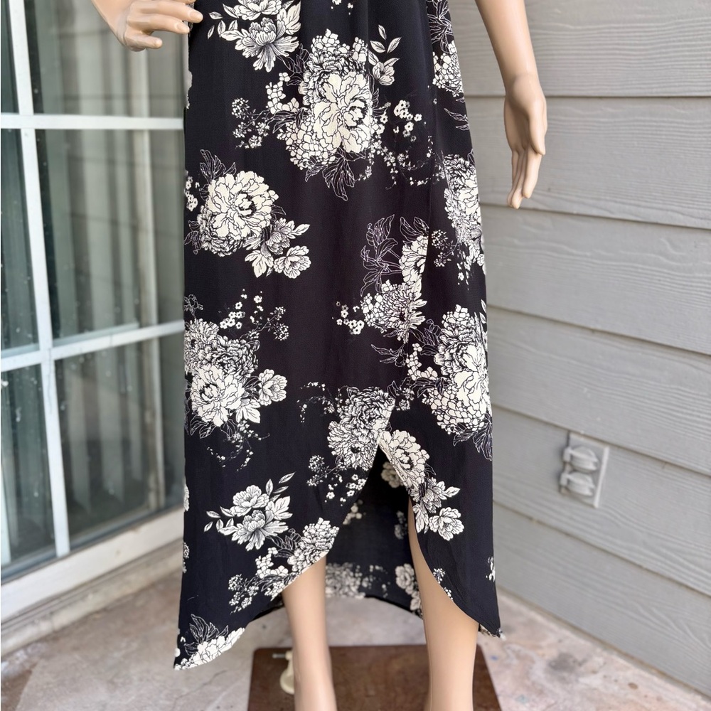 Monteau Black and Cream Floral Maxi Dress - Picture 4 of 9